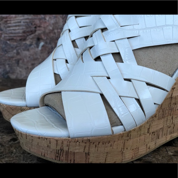 NEW GUESS Haela Wedge Sandals - Picture 9 of 11